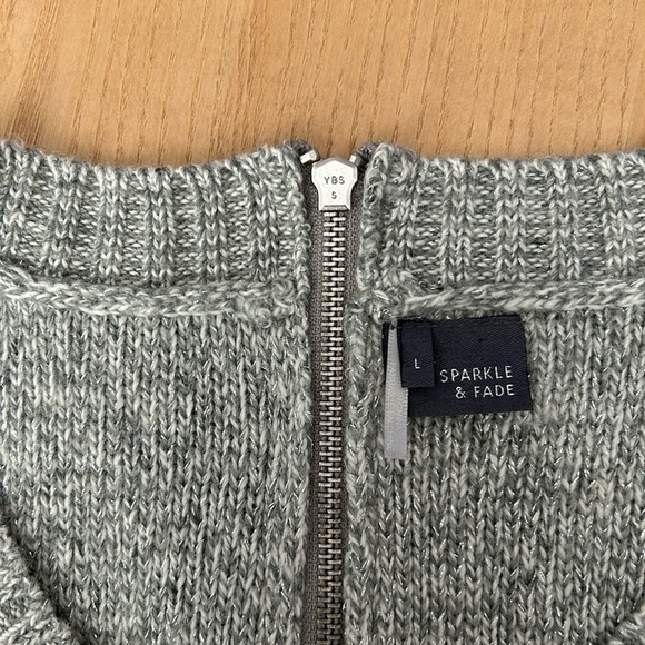 Urban OutFitters Sparkle & Fade Metallic Knit Short Sleeve Sweater | SIZE L - Picture 6 of 6